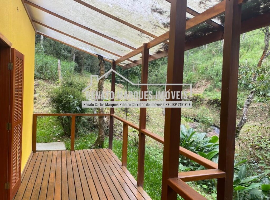 82557027-c8a3-4270-9865-a87e9d5e36e0