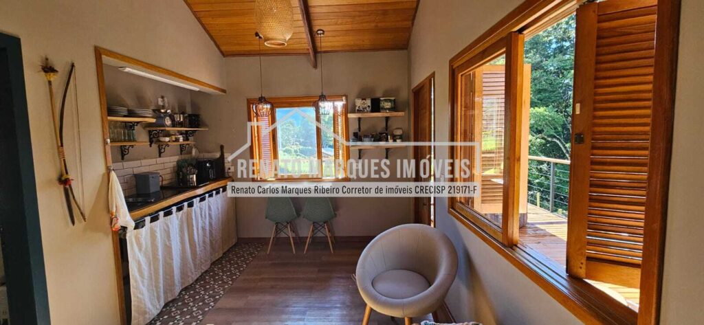 d0db20e8-b6bf-4a97-8f51-ffbe056d0501